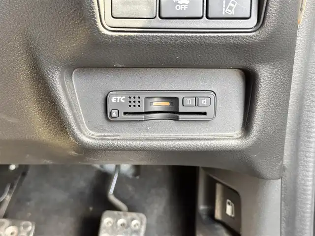 ホンダ オデッセイ ハイブリッド アブソルートセンシングEXパック 宮城県 2016(平28)年 13.1万km ホワイトオーキッドパール Hondaインターナビ＋リンクアップフリー＋ETC車載器（ナビ連動）/マルチビューカメラシステム＋スマートパーキングアシストシステ/＝＝＝/ホンダセンシング/●衝突軽減ブレーキ 〈CMBS〉/●歩行者事故低減ステアリング/●ACC 〈アダプティブ・クルーズ・コントロール〉/●LKAS 〈車線維持支援システム〉/●路外逸脱抑制機能/●誤発進抑制機能/●先行車発進お知らせ機能/●標識認識機能/ブラインドスポットインフォメーション/純正フリップダウンモニター/Hondaインターナビ/【CD/DVD/HDMI/SD/USB/IPOD】/AC100V/1500W/両側パワースライドドア/ハーフレザーシート/運転席パワーシート/WORK18インチアルミホイール/TEIN車高調/TEIN EDFC ACTIVE PRO/LEDヘッドライト/LEDフォグランプ/サンシェード/ステアリングスイッチ/ドアバイザー/純正フロアマット/保証書/取扱説明書/スペアキー/TVキット/純正サスペンション積込