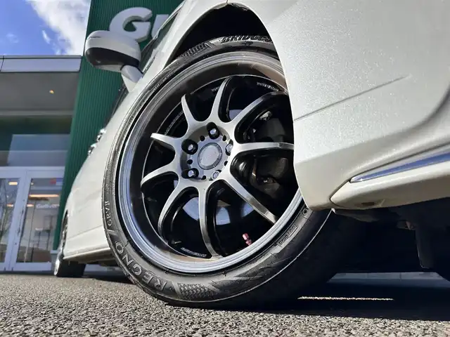 ホンダ オデッセイ ハイブリッド アブソルートセンシングEXパック 宮城県 2016(平28)年 13.1万km ホワイトオーキッドパール Hondaインターナビ＋リンクアップフリー＋ETC車載器（ナビ連動）/マルチビューカメラシステム＋スマートパーキングアシストシステ/＝＝＝/ホンダセンシング/●衝突軽減ブレーキ 〈CMBS〉/●歩行者事故低減ステアリング/●ACC 〈アダプティブ・クルーズ・コントロール〉/●LKAS 〈車線維持支援システム〉/●路外逸脱抑制機能/●誤発進抑制機能/●先行車発進お知らせ機能/●標識認識機能/ブラインドスポットインフォメーション/純正フリップダウンモニター/Hondaインターナビ/【CD/DVD/HDMI/SD/USB/IPOD】/AC100V/1500W/両側パワースライドドア/ハーフレザーシート/運転席パワーシート/WORK18インチアルミホイール/TEIN車高調/TEIN EDFC ACTIVE PRO/LEDヘッドライト/LEDフォグランプ/サンシェード/ステアリングスイッチ/ドアバイザー/純正フロアマット/保証書/取扱説明書/スペアキー/TVキット/純正サスペンション積込