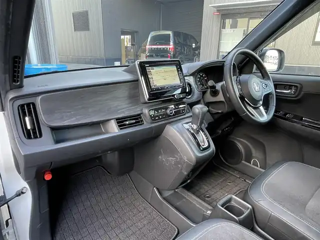 ホンダ Ｎ ＯＮＥ プレミアム ツアラー 滋賀県 2021(令3)年 1.1万km プラチナホワイトパール 純正７インチナビ/・フルセグTV/・Bluetooth/・CD/・DVD/・USB/ホンダセンシング/バックカメラ/電子パーキング/オートブレーキホールド/ハーフレザーシート/シートヒーター/オートライト/オートハイビーム/LEDヘッドライト/ETC