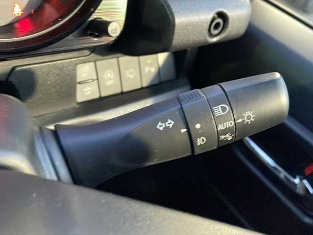 スズキ ジムニー シエラ JC 道東・釧路十勝 2024(令6)年 4.4万km ピュアホワイトP 4WD/社外ナビ/・ワンセグ/BT/CD/ラジオ/バックカメラ/前方ドライブレコーダー/デュアルブレーキサポート/レーンキープアシスト/コーナーセンサー/フロントシートヒーター/アイドリングストップ/クルーズコントロール/ヘッドライトウォッシャー/ヒルディセントコントロール/LEDヘッドライト/プッシュスタート/スマートキー/ETC/フロアマット