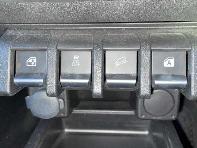 スズキ ジムニー シエラ JC 道東・釧路十勝 2024(令6)年 4.4万km ピュアホワイトP 4WD/社外ナビ/・ワンセグ/BT/CD/ラジオ/バックカメラ/前方ドライブレコーダー/デュアルブレーキサポート/レーンキープアシスト/コーナーセンサー/フロントシートヒーター/アイドリングストップ/クルーズコントロール/ヘッドライトウォッシャー/ヒルディセントコントロール/LEDヘッドライト/プッシュスタート/スマートキー/ETC/フロアマット