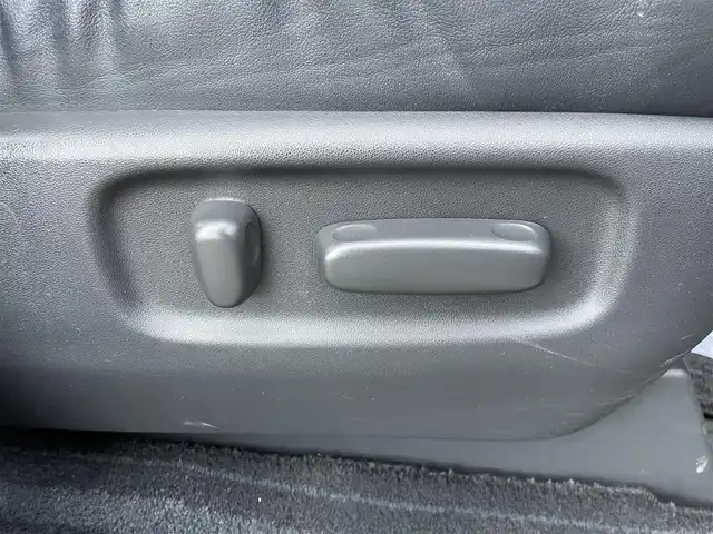 トヨタ エスティマ ハイブリッド アエラス レザーパッケージ 東京都 2013(平25)年 7.6万km ブラック 純正ナビ　/　TV　フルセグ　CD　DVD　Bluetooth/電動格納サードシート　/電動パワーシート　/シートヒーター　/電動リアゲート　/両側電動スライドドア　/ＥＴＣ　/全周囲カメラ　/クルーズコントロールシステム　/純正フロアマット　/純正サイドバイザー/ABS/横滑り防止装置/レーンアシスト/盗難防止装置/オートライト/衝突被害軽減ブレーキ