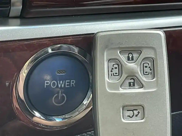 トヨタ エスティマ ハイブリッド アエラス レザーパッケージ 東京都 2013(平25)年 7.6万km ブラック 純正ナビ　/　TV　フルセグ　CD　DVD　Bluetooth/電動格納サードシート　/電動パワーシート　/シートヒーター　/電動リアゲート　/両側電動スライドドア　/ＥＴＣ　/全周囲カメラ　/クルーズコントロールシステム　/純正フロアマット　/純正サイドバイザー/ABS/横滑り防止装置/レーンアシスト/盗難防止装置/オートライト/衝突被害軽減ブレーキ