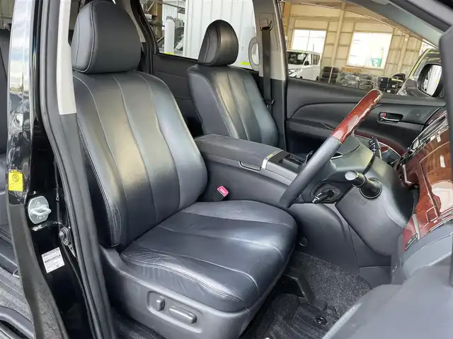 トヨタ エスティマ ハイブリッド アエラス レザーパッケージ 東京都 2013(平25)年 7.6万km ブラック 純正ナビ　/　TV　フルセグ　CD　DVD　Bluetooth/電動格納サードシート　/電動パワーシート　/シートヒーター　/電動リアゲート　/両側電動スライドドア　/ＥＴＣ　/全周囲カメラ　/クルーズコントロールシステム　/純正フロアマット　/純正サイドバイザー/ABS/横滑り防止装置/レーンアシスト/盗難防止装置/オートライト/衝突被害軽減ブレーキ