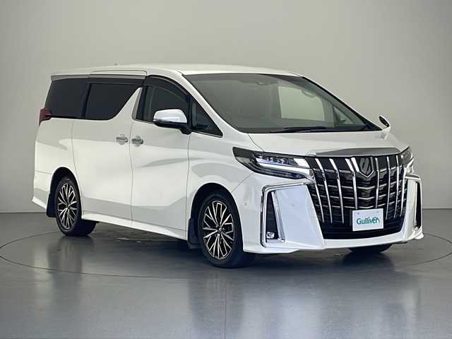 トヨタ アルファード S Cパッケージ 長野県 2018(平30)年 6万km ホワイトパールクリスタルシャイン 4WD/JBLプレミアムサウンド/純正SDナビ&フルセグTV&CD&DVD&USB&BT/純正後席モニター/トヨタセーフティセンス/アダプティブクルーズコントロール/レーントレーシングアシスト/プリクラッシュセーフティ/クリアランスソナー/ブラインドスポットモニター/オートマチックハイビーム/ロードサインアシスト/先行車発進告知/デジタルインナーミラー/両側パワースライドドア/パワーバックドア/レザーシート/前席エアシート/前席シートヒーター/前席パワーシート/ステアリングスイッチ/ステアリングヒーター/2列目サンシェード/ウォークスルー/オットマン/バックカメラ/ビルトインETC2.0/三眼LEDヘッドライト/オートライト/フロントフォグランプ/電動格納ミラー/ウィンカーミラー/電動ホールド/オートホールド/純正18インチAW装着/純正フロアマット/プッシュスタート/スマートキー/スペアキー1本