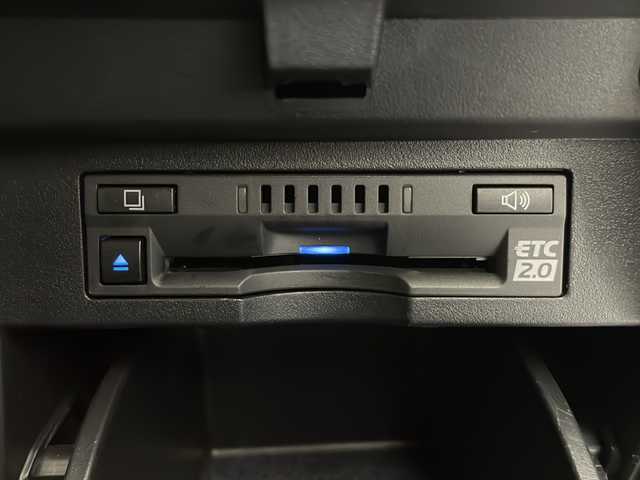 トヨタ アルファード S Cパッケージ 長野県 2018(平30)年 6万km ホワイトパールクリスタルシャイン 4WD/JBLプレミアムサウンド/純正SDナビ&フルセグTV&CD&DVD&USB&BT/純正後席モニター/トヨタセーフティセンス/アダプティブクルーズコントロール/レーントレーシングアシスト/プリクラッシュセーフティ/クリアランスソナー/ブラインドスポットモニター/オートマチックハイビーム/ロードサインアシスト/先行車発進告知/デジタルインナーミラー/両側パワースライドドア/パワーバックドア/レザーシート/前席エアシート/前席シートヒーター/前席パワーシート/ステアリングスイッチ/ステアリングヒーター/2列目サンシェード/ウォークスルー/オットマン/バックカメラ/ビルトインETC2.0/三眼LEDヘッドライト/オートライト/フロントフォグランプ/電動格納ミラー/ウィンカーミラー/電動ホールド/オートホールド/純正18インチAW装着/純正フロアマット/プッシュスタート/スマートキー/スペアキー1本