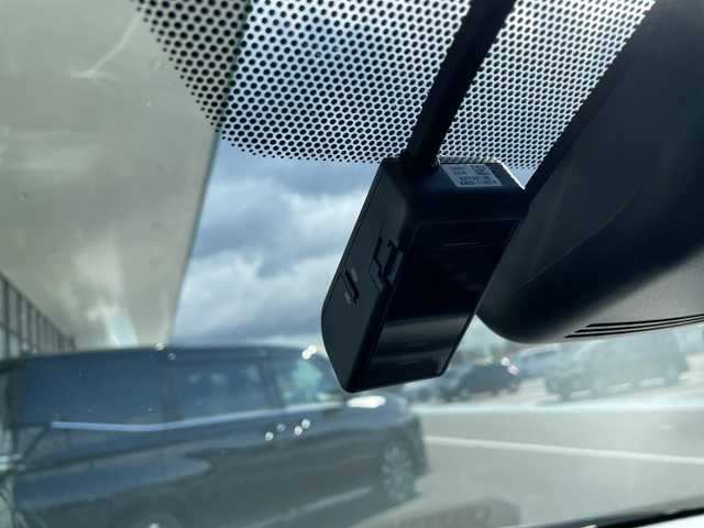 トヨタ ヤリス X 愛知県 2020(令2)年 1.7万km スーパーホワイトⅡ 純正ディスプレイオーディオナビ/フルセグ/Bluetooth/バックカメラ/コーナーセンサー/オートマチックハイビーム/ドライブレコーダー/ETC/衝突軽減システム/ステアリングスイッチ