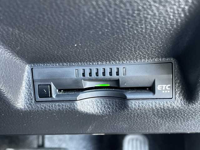 トヨタ ヤリス X 愛知県 2020(令2)年 1.7万km スーパーホワイトⅡ 純正ディスプレイオーディオナビ/フルセグ/Bluetooth/バックカメラ/コーナーセンサー/オートマチックハイビーム/ドライブレコーダー/ETC/衝突軽減システム/ステアリングスイッチ