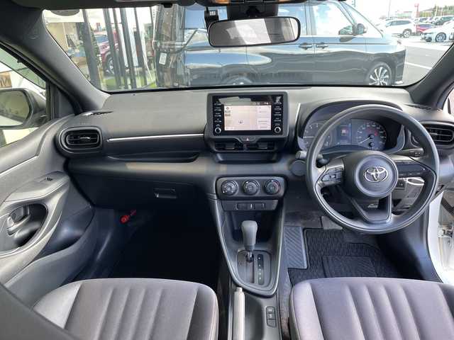 トヨタ ヤリス X 愛知県 2020(令2)年 1.7万km スーパーホワイトⅡ 純正ディスプレイオーディオナビ/フルセグ/Bluetooth/バックカメラ/コーナーセンサー/オートマチックハイビーム/ドライブレコーダー/ETC/衝突軽減システム/ステアリングスイッチ