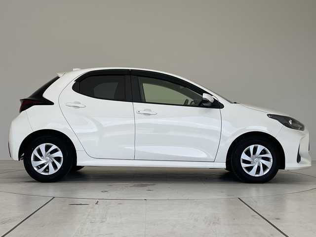 トヨタ ヤリス X 愛知県 2020(令2)年 1.7万km スーパーホワイトⅡ 純正ディスプレイオーディオナビ/フルセグ/Bluetooth/バックカメラ/コーナーセンサー/オートマチックハイビーム/ドライブレコーダー/ETC/衝突軽減システム/ステアリングスイッチ