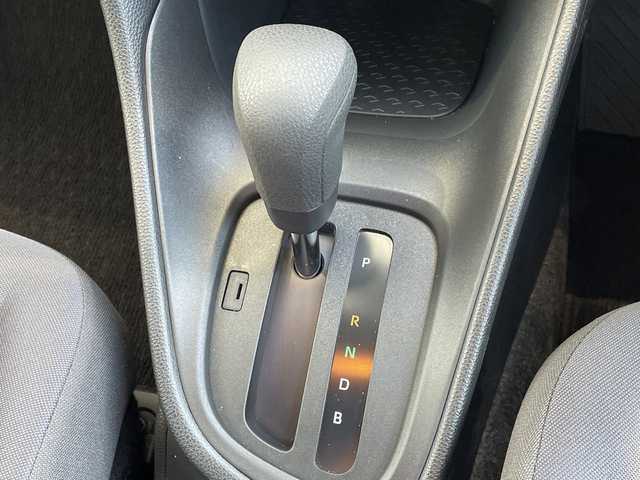 トヨタ ヤリス X 愛知県 2020(令2)年 1.7万km スーパーホワイトⅡ 純正ディスプレイオーディオナビ/フルセグ/Bluetooth/バックカメラ/コーナーセンサー/オートマチックハイビーム/ドライブレコーダー/ETC/衝突軽減システム/ステアリングスイッチ