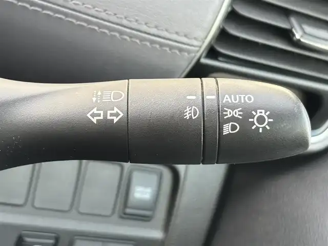 日産 セレナ e－パワー ハイウェイスター V 茨城県 2021(令3)年 5.2万km ブリリアントホワイトパール 純正ナビ/　(AM/FM/CD/DVD/Bluetooth/フルセグ)/全方位カメラ/前方ドライブレコーダー/クルーズコントロール/両側パワースライドドア/ETC/LEDヘッドライト/W(後席)エアコン/３列シート/前後コーナーセンサー/オートライト/パワーステアリング/W+サイド&カーテンエアバック/純正アルミホイール