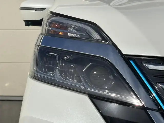 日産 セレナ e－パワー ハイウェイスター V 茨城県 2021(令3)年 5.2万km ブリリアントホワイトパール 純正ナビ/　(AM/FM/CD/DVD/Bluetooth/フルセグ)/全方位カメラ/前方ドライブレコーダー/クルーズコントロール/両側パワースライドドア/ETC/LEDヘッドライト/W(後席)エアコン/３列シート/前後コーナーセンサー/オートライト/パワーステアリング/W+サイド&カーテンエアバック/純正アルミホイール