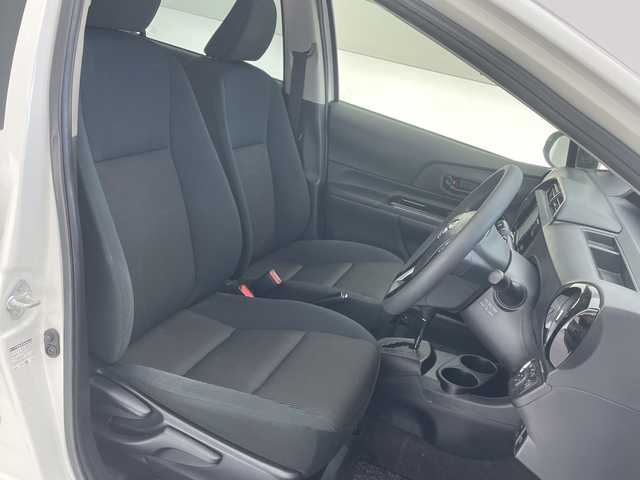 トヨタ アクア S スタイルブラック 沖縄県 2017(平29)年 7.5万km ライムホワイトパールクリスタルシャイン 禁煙車　/純正ナビ【NSCD-W66】　/(フルセグＴＶ　DVD ＢＬＵＥＴＯＯＴＨ　ＡＵＸ　ＳＤ)　　/バックモニター　/ビルトインＥＴＣ　/ドライブレコーダー/トヨタセーフティセンス　/・衝突被害軽減ブレーキ (プリクラッシュセーフティ)																																																																										/・車線はみ出しアラート (レーンディパーチャーアラート)																									/・自動ハイビーム (オートマチックハイビーム)																									/社外15インチアルミホイール　/オートライト/プッシュスタート/スマートキー/ドアバイザー