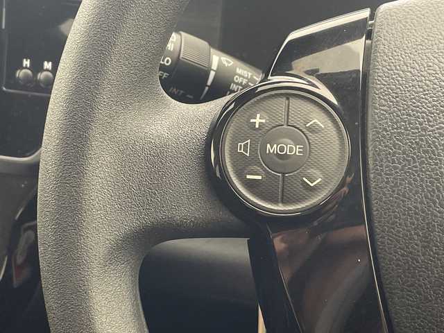 トヨタ アクア S スタイルブラック 沖縄県 2017(平29)年 7.5万km ライムホワイトパールクリスタルシャイン 禁煙車　/純正ナビ【NSCD-W66】　/(フルセグＴＶ　DVD ＢＬＵＥＴＯＯＴＨ　ＡＵＸ　ＳＤ)　　/バックモニター　/ビルトインＥＴＣ　/ドライブレコーダー/トヨタセーフティセンス　/・衝突被害軽減ブレーキ (プリクラッシュセーフティ)																																																																										/・車線はみ出しアラート (レーンディパーチャーアラート)																									/・自動ハイビーム (オートマチックハイビーム)																									/社外15インチアルミホイール　/オートライト/プッシュスタート/スマートキー/ドアバイザー