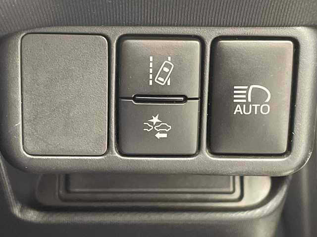 トヨタ アクア S スタイルブラック 沖縄県 2017(平29)年 7.5万km ライムホワイトパールクリスタルシャイン 禁煙車　/純正ナビ【NSCD-W66】　/(フルセグＴＶ　DVD ＢＬＵＥＴＯＯＴＨ　ＡＵＸ　ＳＤ)　　/バックモニター　/ビルトインＥＴＣ　/ドライブレコーダー/トヨタセーフティセンス　/・衝突被害軽減ブレーキ (プリクラッシュセーフティ)																																																																										/・車線はみ出しアラート (レーンディパーチャーアラート)																									/・自動ハイビーム (オートマチックハイビーム)																									/社外15インチアルミホイール　/オートライト/プッシュスタート/スマートキー/ドアバイザー