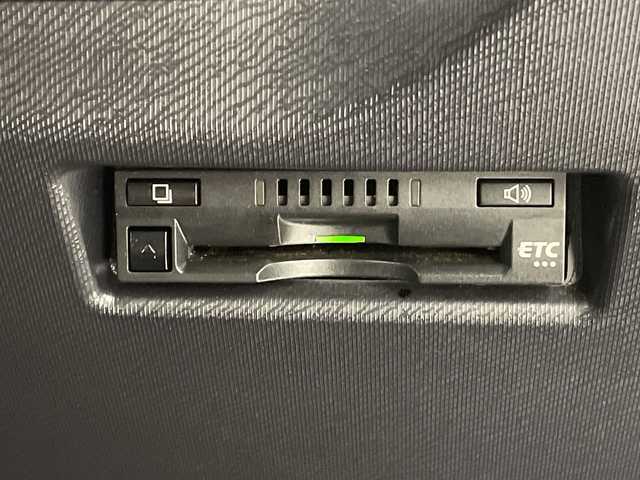 トヨタ アクア S スタイルブラック 沖縄県 2017(平29)年 7.5万km ライムホワイトパールクリスタルシャイン 禁煙車　/純正ナビ【NSCD-W66】　/(フルセグＴＶ　DVD ＢＬＵＥＴＯＯＴＨ　ＡＵＸ　ＳＤ)　　/バックモニター　/ビルトインＥＴＣ　/ドライブレコーダー/トヨタセーフティセンス　/・衝突被害軽減ブレーキ (プリクラッシュセーフティ)																																																																										/・車線はみ出しアラート (レーンディパーチャーアラート)																									/・自動ハイビーム (オートマチックハイビーム)																									/社外15インチアルミホイール　/オートライト/プッシュスタート/スマートキー/ドアバイザー