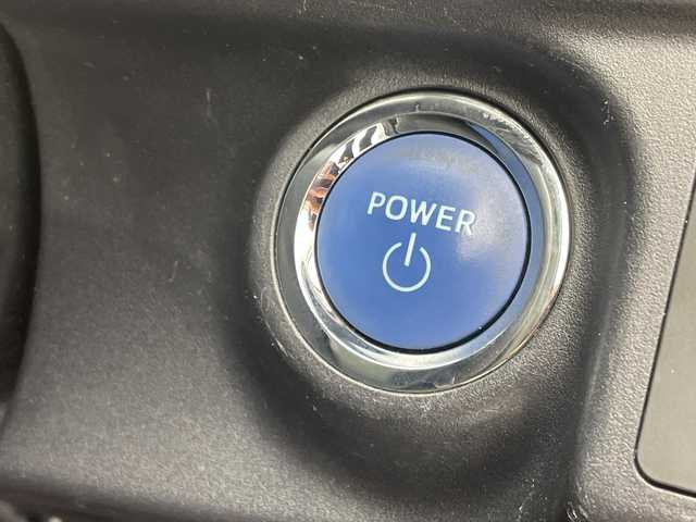 トヨタ アクア S スタイルブラック 沖縄県 2017(平29)年 7.5万km ライムホワイトパールクリスタルシャイン 禁煙車　/純正ナビ【NSCD-W66】　/(フルセグＴＶ　DVD ＢＬＵＥＴＯＯＴＨ　ＡＵＸ　ＳＤ)　　/バックモニター　/ビルトインＥＴＣ　/ドライブレコーダー/トヨタセーフティセンス　/・衝突被害軽減ブレーキ (プリクラッシュセーフティ)																																																																										/・車線はみ出しアラート (レーンディパーチャーアラート)																									/・自動ハイビーム (オートマチックハイビーム)																									/社外15インチアルミホイール　/オートライト/プッシュスタート/スマートキー/ドアバイザー