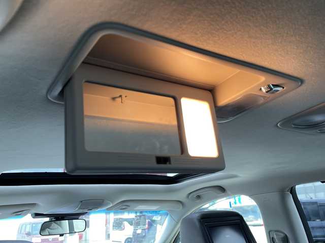 日産 シーマ ハイブリッド VIP G 山口県 2014(平26)年 4.5万km ガーネットブラック サンルーフ/BOSEサウンド/後席プライベートシアターシステム/電動サンシェード/純正ナビ/(TV/CD/DVD/BT/FM/AM)/バックカメラ/レーダークルーズコントロール/レーンキープアシスト/横滑り防止機能/プッシュスタート/スマートキー/オートライト/キセノンヘッドライト/フォグランプ/本革シート/全席パワーシート/全席シートヒーター/全席エアシート/助手席オットマン/革巻ステアリング/ステアリングリモコン/電動格納ミラー/純正18インチアルミホイール/純正フロアマット/ETC