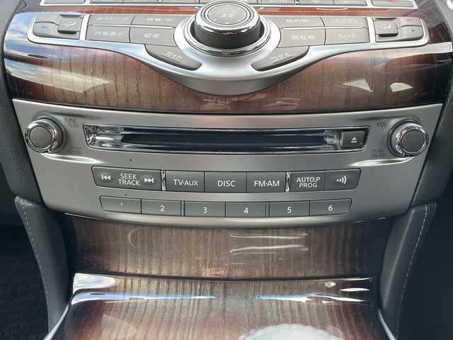 日産 シーマ ハイブリッド VIP G 山口県 2014(平26)年 4.5万km ガーネットブラック サンルーフ/BOSEサウンド/後席プライベートシアターシステム/電動サンシェード/純正ナビ/(TV/CD/DVD/BT/FM/AM)/バックカメラ/レーダークルーズコントロール/レーンキープアシスト/横滑り防止機能/プッシュスタート/スマートキー/オートライト/キセノンヘッドライト/フォグランプ/本革シート/全席パワーシート/全席シートヒーター/全席エアシート/助手席オットマン/革巻ステアリング/ステアリングリモコン/電動格納ミラー/純正18インチアルミホイール/純正フロアマット/ETC