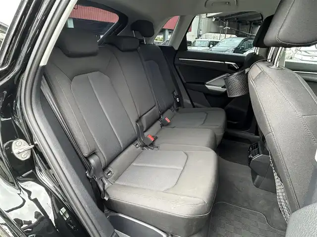 アウディ アウディ Ｑ３ 35TFSI アドバンスド 神奈川県 2022(令4)年 1.3万km ミトスブラックメタリック 純正メモリナビ/BT/B/S/Fカメラ/アダプティブドライブアシスト/アダプティブクルーズコントロール/ドライバーアシストシステム/速度警報/接近警報/レーン逸脱警報/コーナーセンサー/エレクトロニックスタビリティコントロール/アウディプレセンス/前後ドラレコ/ETC2.0/D.N席パワーシート/D.N席シートヒーター/センサー制御式テールゲート/サイド/Wエアバッグ/MTモード付AT/革ハンドル/オートライト/オートマチックハイビーム/アイドリングストップ/ABS/パドルシフト/オールウェザーライト/リヤフォグランプ/ドアミラーヒーター/オールオートパワーウィンドウ/集中ドア/スマートキー