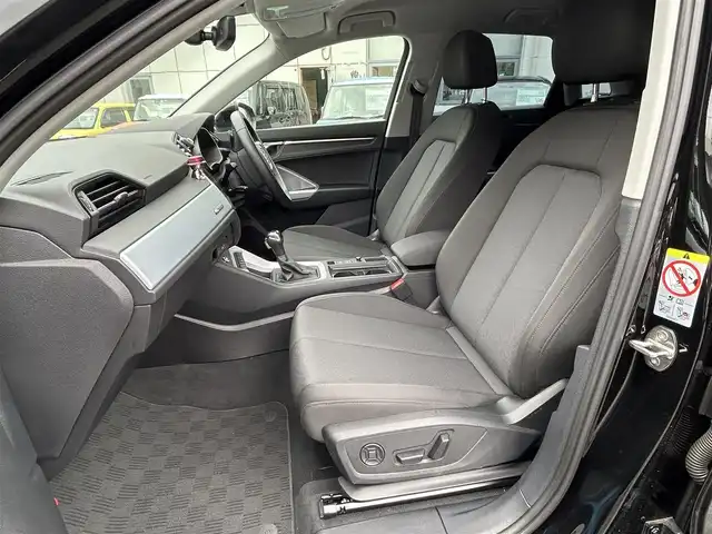アウディ アウディ Ｑ３ 35TFSI アドバンスド 神奈川県 2022(令4)年 1.3万km ミトスブラックメタリック 純正メモリナビ/BT/B/S/Fカメラ/アダプティブドライブアシスト/アダプティブクルーズコントロール/ドライバーアシストシステム/速度警報/接近警報/レーン逸脱警報/コーナーセンサー/エレクトロニックスタビリティコントロール/アウディプレセンス/前後ドラレコ/ETC2.0/D.N席パワーシート/D.N席シートヒーター/センサー制御式テールゲート/サイド/Wエアバッグ/MTモード付AT/革ハンドル/オートライト/オートマチックハイビーム/アイドリングストップ/ABS/パドルシフト/オールウェザーライト/リヤフォグランプ/ドアミラーヒーター/オールオートパワーウィンドウ/集中ドア/スマートキー