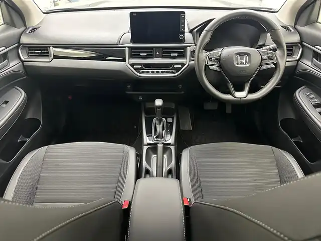 ホンダ ＷＲ－Ｖ Z+ 兵庫県 2024(令6)年 0.6万km メテオロイドグレーメタリック 純正9インチメモリナビ/（フルセグTV/Bluetooth/スマホ連携）/純正ディスプレイオーディオ/バックカメラ/コーナーセンサー（前後）/プリクラッシュセーフティー/アダクティブクルーズコントロール/横滑り防止装置/LKA/盗難防止装置/カーテンエアバッグ/ハーフレザーシート/LEDフォグランプ/LEDヘッドライト/オートライト/ヘッドライトレベライザー/ビルトインETC/純正17インチアルミホイール/純正フロアマット/スマートキー/ルーフレール