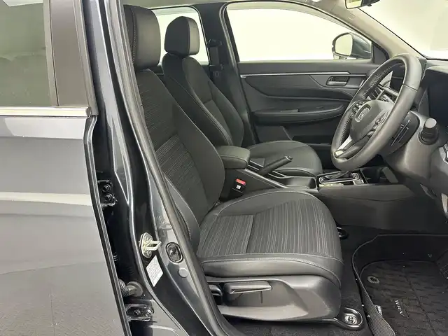 ホンダ ＷＲ－Ｖ Z+ 兵庫県 2024(令6)年 0.6万km メテオロイドグレーメタリック 純正9インチメモリナビ/（フルセグTV/Bluetooth/スマホ連携）/純正ディスプレイオーディオ/バックカメラ/コーナーセンサー（前後）/プリクラッシュセーフティー/アダクティブクルーズコントロール/横滑り防止装置/LKA/盗難防止装置/カーテンエアバッグ/ハーフレザーシート/LEDフォグランプ/LEDヘッドライト/オートライト/ヘッドライトレベライザー/ビルトインETC/純正17インチアルミホイール/純正フロアマット/スマートキー/ルーフレール