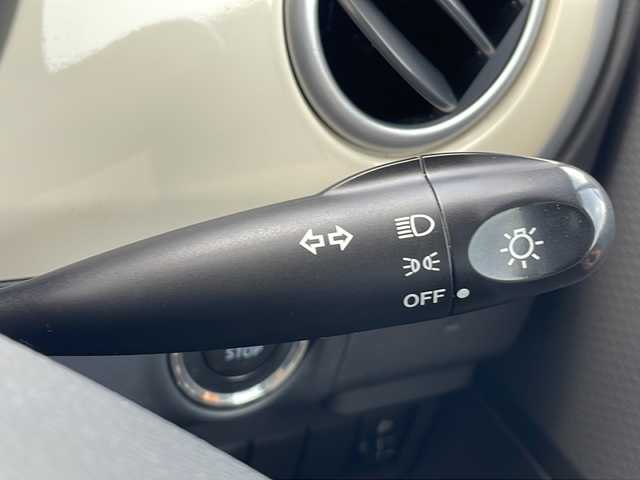 スズキ ラパン G 富山県 2012(平24)年 8.8万km アロマティックアクアメタリック Ｓｔｒａｄａナビ/Ｂｌｕｅｔｏｏｔｈ・CD/ワンセグＴＶ/社外フロアマット/ＥＴＣ/プッシュスタート/スマートキー/ハロゲンヘッドライト/ドアバイザー/パワーウィンドウ