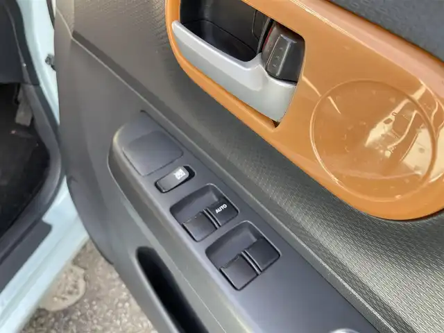 スズキ ラパン G 高知県 2012(平24)年 8.8万km アロマティックアクアメタリック (株)IDOMが運営する【じしゃロン高知店】の自社ローン対象車両になります。こちらは現金ご利用時の価格です。自社ローンご希望の方は別途その旨お申付け下さい。/Ｓｔｒａｄａナビ/Ｂｌｕｅｔｏｏｔｈ・CD/ワンセグＴＶ/社外フロアマット/ＥＴＣ/プッシュスタート/スマートキー/ハロゲンヘッドライト/ドアバイザー/パワーウィンドウ