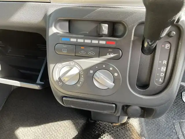 スズキ ラパン G 高知県 2012(平24)年 8.8万km アロマティックアクアメタリック (株)IDOMが運営する【じしゃロン高知店】の自社ローン対象車両になります。こちらは現金ご利用時の価格です。自社ローンご希望の方は別途その旨お申付け下さい。/Ｓｔｒａｄａナビ/Ｂｌｕｅｔｏｏｔｈ・CD/ワンセグＴＶ/社外フロアマット/ＥＴＣ/プッシュスタート/スマートキー/ハロゲンヘッドライト/ドアバイザー/パワーウィンドウ