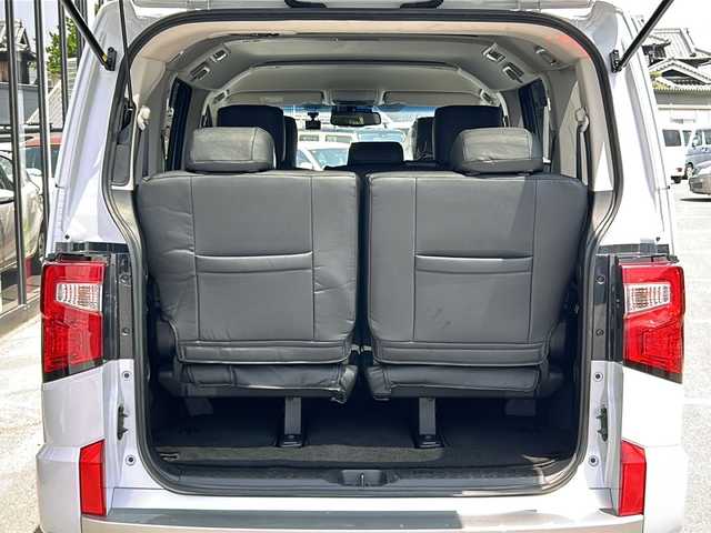 三菱 デリカＤ：５ P 大阪府 2023(令5)年 1万km ホワイトダイヤモンド 全方位カメラ/純正10型ナビ/両側パワースライドドア/リアパワーゲート/シートヒーター（運転席/助手席）/パワーシート（運転席）/ドライブレコーダー/クルーズコントロール/ブラインドスポットモニター/衝突軽減システム/レーンキープアシスト/横滑り防止装置/CD/DVD/Bluetooth/USB/AUX/ETC/オートマチックハイビーム/LEDライト/18インチ純正アルミホイール/保証書、取扱説明書