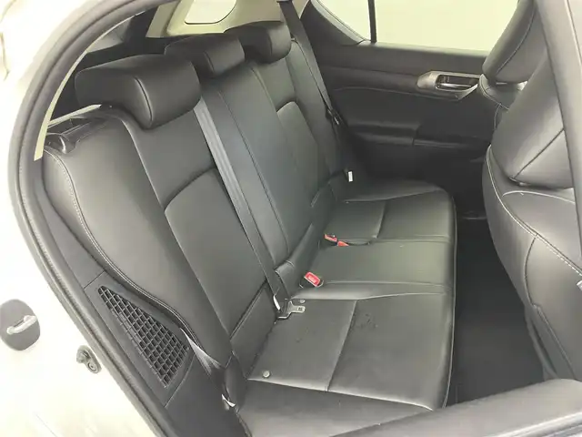 レクサス ＣＴ 200h バージョンC 埼玉県 2015(平27)年 4.5万km ソニッククォーツ メーカーナビ バックカメラ ETC 黒合皮シート シートヒーター メモリシート クルーズコントロール LEDヘッドライト パドルシフト 地デジフルセグTV プッシュスタート スマートキー