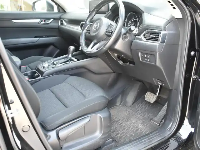 マツダ ＣＸ－５ XD スマートエディション 神奈川県 2022(令4)年 2.7万km ジェットブラックマイカ ワンオーナー/12.25インチセンターディスプレイ/TV/360度ビューモニター/AM/FM/USB/AppleCarPlay/AndroidAuto接続/パーキングセンサー/アドバンストキーレスシステム/アドバンストスマートシティーブレキシステム/スマートブレーキサポート/ブラインドスポットモニタリングシステム/オートクルーズシステム/LEDヘッドランプ/保証書/取扱説明書