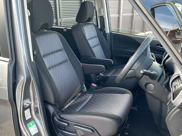 日産 セレナ ハイウェイスター V 千葉県 2020(令2)年 1.8万km ダークメタルグレー 純正ナビ/ETC/前方ドライブレコーダー/インテリジェントアラウンドビューモニター/バック/サイドカメラ/両側パワースライドドア/クルーズコントロール/横滑り防止装置/衝突被害軽減システム/車線逸脱警報/車線逸脱防止支援/後側方車両検知警報/後側方衝突防止支援/オートハイビーム/電動格納ウインカーミラー/ブラインドスポットモニター/プッシュスタート/スマートキー/LEDヘッドライト/W/サイド/カーテンエアバッグ/純正フロアマット/取扱説明書