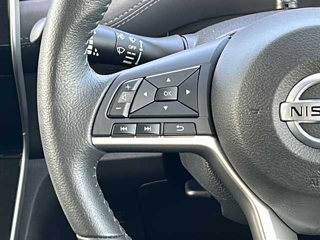 日産 セレナ ハイウェイスター V 千葉県 2020(令2)年 1.8万km ダークメタルグレー 純正ナビ/ETC/前方ドライブレコーダー/インテリジェントアラウンドビューモニター/バック/サイドカメラ/両側パワースライドドア/クルーズコントロール/横滑り防止装置/衝突被害軽減システム/車線逸脱警報/車線逸脱防止支援/後側方車両検知警報/後側方衝突防止支援/オートハイビーム/電動格納ウインカーミラー/ブラインドスポットモニター/プッシュスタート/スマートキー/LEDヘッドライト/W/サイド/カーテンエアバッグ/純正フロアマット/取扱説明書