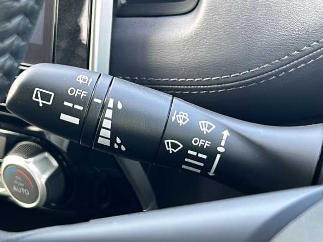 日産 セレナ ハイウェイスター V 千葉県 2020(令2)年 1.8万km ダークメタルグレー 純正ナビ/ETC/前方ドライブレコーダー/インテリジェントアラウンドビューモニター/バック/サイドカメラ/両側パワースライドドア/クルーズコントロール/横滑り防止装置/衝突被害軽減システム/車線逸脱警報/車線逸脱防止支援/後側方車両検知警報/後側方衝突防止支援/オートハイビーム/電動格納ウインカーミラー/ブラインドスポットモニター/プッシュスタート/スマートキー/LEDヘッドライト/W/サイド/カーテンエアバッグ/純正フロアマット/取扱説明書