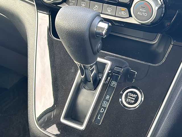 日産 セレナ ハイウェイスター V 千葉県 2020(令2)年 1.8万km ダークメタルグレー 純正ナビ/ETC/前方ドライブレコーダー/インテリジェントアラウンドビューモニター/バック/サイドカメラ/両側パワースライドドア/クルーズコントロール/横滑り防止装置/衝突被害軽減システム/車線逸脱警報/車線逸脱防止支援/後側方車両検知警報/後側方衝突防止支援/オートハイビーム/電動格納ウインカーミラー/ブラインドスポットモニター/プッシュスタート/スマートキー/LEDヘッドライト/W/サイド/カーテンエアバッグ/純正フロアマット/取扱説明書
