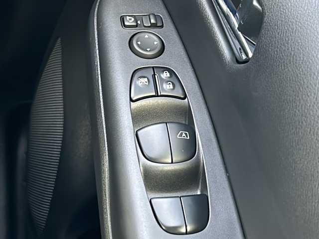 日産 セレナ ハイウェイスター V 千葉県 2020(令2)年 1.8万km ダークメタルグレー 純正ナビ/ETC/前方ドライブレコーダー/インテリジェントアラウンドビューモニター/バック/サイドカメラ/両側パワースライドドア/クルーズコントロール/横滑り防止装置/衝突被害軽減システム/車線逸脱警報/車線逸脱防止支援/後側方車両検知警報/後側方衝突防止支援/オートハイビーム/電動格納ウインカーミラー/ブラインドスポットモニター/プッシュスタート/スマートキー/LEDヘッドライト/W/サイド/カーテンエアバッグ/純正フロアマット/取扱説明書