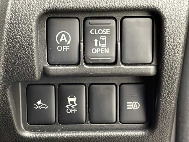 日産 デイズ ルークス ハイウェイスター Xターボ 大阪府 2017(平29)年 5.3万km スパークリングレッドM 純正ナビ/【フルセグTV/Bluetooth/CD/DVD/USB接続】/アラウンドビューモニター/衝突軽減システム/オートハイビーム/アイドリングストップ/片側パワースライドドア/リアサーキュレーター/リアパーソナブルテーブル/後席サンシェード/後席フルフラットシート/ベンチシート/純正14インチAW/純正フロアマット/LEDヘッドライト/オートライト/ステアリングスイッチ/電動格納ミラー/スマートキー/スペアキー1本