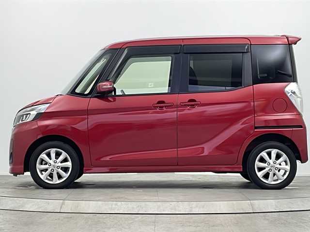 日産 デイズ ルークス ハイウェイスター Xターボ 大阪府 2017(平29)年 5.3万km スパークリングレッドM 純正ナビ/【フルセグTV/Bluetooth/CD/DVD/USB接続】/アラウンドビューモニター/衝突軽減システム/オートハイビーム/アイドリングストップ/片側パワースライドドア/リアサーキュレーター/リアパーソナブルテーブル/後席サンシェード/後席フルフラットシート/ベンチシート/純正14インチAW/純正フロアマット/LEDヘッドライト/オートライト/ステアリングスイッチ/電動格納ミラー/スマートキー/スペアキー1本