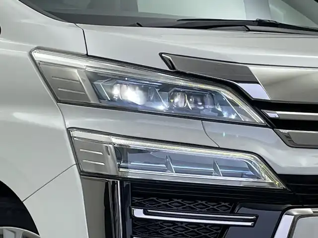 トヨタ ヴェルファイア Z Aエディション 新潟県 2019(令1)年 8万km ホワイトパールクリスタルシャイン 純正ディラーOP10インチナビ/Bluetooth/フルセグTV/純正12インチフリップダウンモニター/バックモニター/デジタルインナーミラー/ETC/トヨタセーフティセンス/ブラインドスポットモニター/パーキングアシスト/追従型クルーズコントロール/両側パワースライドドア/LEDヘッドライト/オートライト/オートハイビーム/純正18インチホイール/スペアキー
