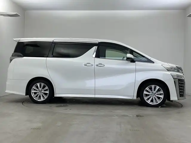 トヨタ ヴェルファイア Z Aエディション 新潟県 2019(令1)年 8万km ホワイトパールクリスタルシャイン 純正ディラーOP10インチナビ/Bluetooth/フルセグTV/純正12インチフリップダウンモニター/バックモニター/デジタルインナーミラー/ETC/トヨタセーフティセンス/ブラインドスポットモニター/パーキングアシスト/追従型クルーズコントロール/両側パワースライドドア/LEDヘッドライト/オートライト/オートハイビーム/純正18インチホイール/スペアキー