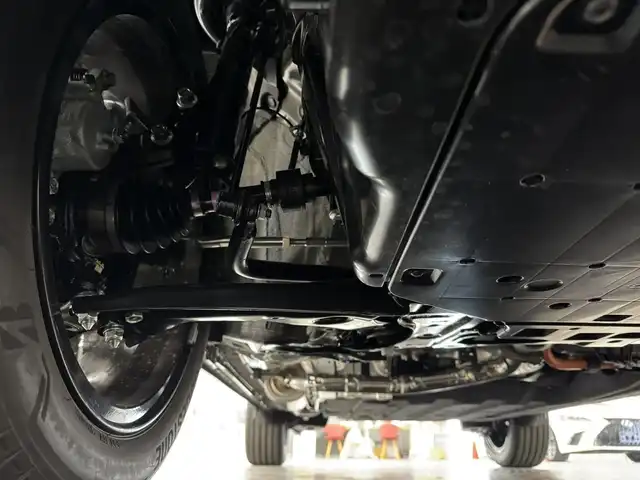 ホンダ ヴェゼル ハイブリッド e:HEV Z 三重県 2025(令7)年 0.1千km クリスタルブラックパール ハイブリッド/FF/MTモード付フロアCVT/純正 9インチナビ/（FM/AM/USB/Bluetooth/CarPlay/AndroidAuto/TV）/バックカメラ/ビルトイン ETC2.0/Honda SENSING/・衝突軽減ブレーキ（CMBS）/・先行車発進お知らせ機能/・路外逸脱抑制機能/・標識認識機能/・渋滞追従機能付アダプティブクルーズコントロール（ACC）/・車線維持支援システム（LKAS）/・トラフィックジャムアシスト（渋滞運転支援機能）/・ブラインドスポットインフォメーション/・誤発進抑制機能/・後方誤発進抑制機能/・近距離衝突軽減ブレーキ/・パーキングセンサーシステム/・【OP】後退出庫サポート/・アダプティブドライビングビーム/装備/・ハンズフリーアクセスパワーテールゲート（電動バックドア）/・ハーフレザーシート/・シートヒーター（D/N）/・ステアリングヒーター/・オートライトシステム/・LEDヘッドライト/・LEDフロントフォグランプ/・ヒルディセントコントロール/・左右独立オートエアコン/・自動防眩ルームミラー/・【OP】ワイヤレス充電器/・プッシュスタート/・純正18inAW/・保/取/・スマートキーx2/など