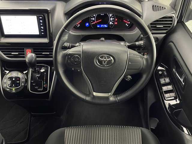 トヨタ ヴォクシー ZS 煌Ⅱ 宮崎県 2020(令2)年 2.8万km ブラッキッシュアゲハガラスフレーク Toyota Safety Sense/〇プリクラシュセーフティ/〇レーンディパーチャーアラート/〇パーキングサポートブレーキ/〇クリアランスソナー/〇オートマチックハイビーム/〇先行車発進告知/純正7インチSDナビ/フルセグTV/CD/DVD/Bluetooth/社外後席フリップダウンモニター/両側パワースライドドア/クルーズコントロール/ビルトインETC/純正16インチAW/スマートキー×2/アイドリングストップ