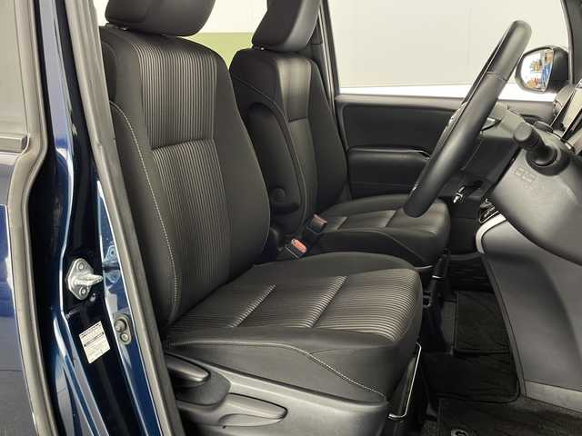 トヨタ ヴォクシー ZS 煌Ⅱ 宮崎県 2020(令2)年 2.8万km ブラッキッシュアゲハガラスフレーク Toyota Safety Sense/〇プリクラシュセーフティ/〇レーンディパーチャーアラート/〇パーキングサポートブレーキ/〇クリアランスソナー/〇オートマチックハイビーム/〇先行車発進告知/純正7インチSDナビ/フルセグTV/CD/DVD/Bluetooth/社外後席フリップダウンモニター/両側パワースライドドア/クルーズコントロール/ビルトインETC/純正16インチAW/スマートキー×2/アイドリングストップ