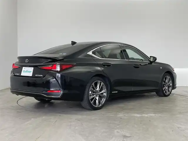 レクサス ＥＳ 300h Fスポーツ 埼玉県 2019(平31)年 5.1万km グラファイトブラックガラスフレーク サンルーフ　メーカーナビ　バックカメラ　赤レザーシート　三眼ＬＥＤ　セーフティシステムプラス　レーダークルーズコントロール　ステアリングヒーター　メモリシート　シートヒーター　ベンチレーション