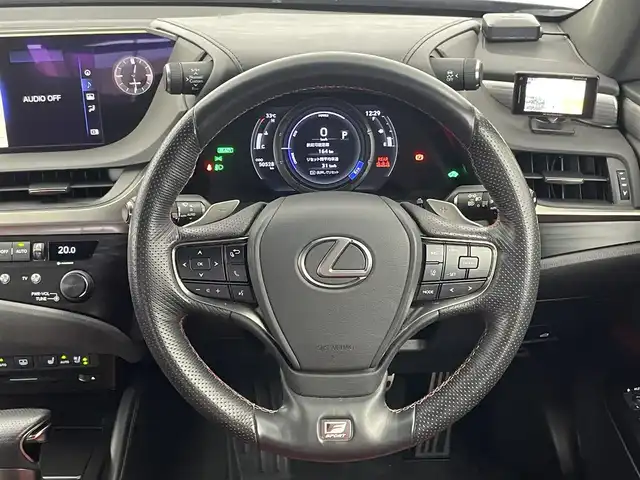 レクサス ＥＳ 300h Fスポーツ 埼玉県 2019(平31)年 5.1万km グラファイトブラックガラスフレーク サンルーフ　メーカーナビ　バックカメラ　赤レザーシート　三眼ＬＥＤ　セーフティシステムプラス　レーダークルーズコントロール　ステアリングヒーター　メモリシート　シートヒーター　ベンチレーション