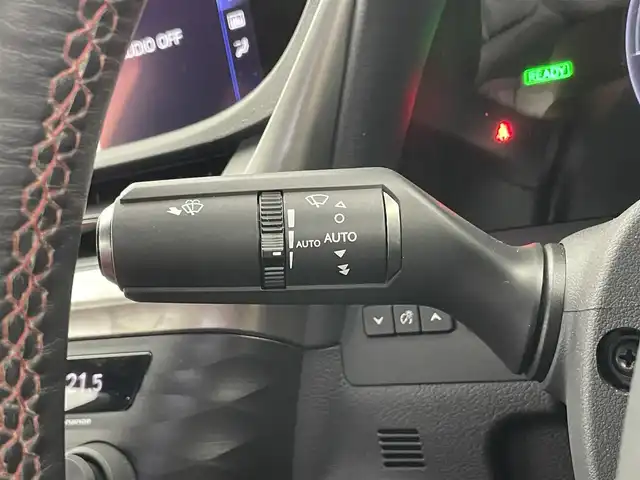 レクサス ＥＳ 300h Fスポーツ 埼玉県 2019(平31)年 5.1万km グラファイトブラックガラスフレーク サンルーフ　メーカーナビ　バックカメラ　赤レザーシート　三眼ＬＥＤ　セーフティシステムプラス　レーダークルーズコントロール　ステアリングヒーター　メモリシート　シートヒーター　ベンチレーション