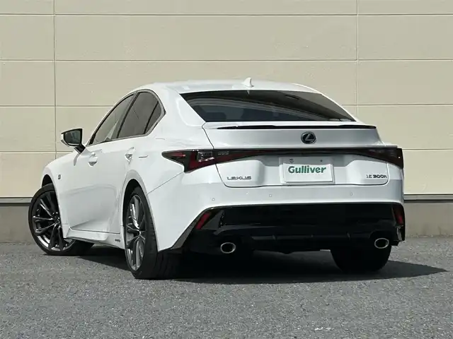 レクサス ＩＳ 300h Fスポーツ 茨城県 2021(令3)年 5.7万km ホワイトノーヴァガラスフレーク 三眼ＬＥＤ/Ｆスポーツ/純正ナビ/Bluetooth接続/フルセグTV/全方位カメラ/前方ドライブレコーダー/レーダークルーズコントロール/パドルシフト/本革シート/シートヒーター/パワーバックドア/ビルトインＥＴＣ/パドルシフト